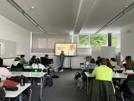 Student teaching in German Classroom