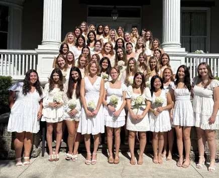 Alpha Sigma Alpha members