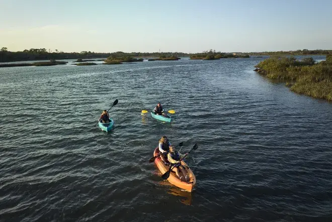 Students kayaking down the Mantazas