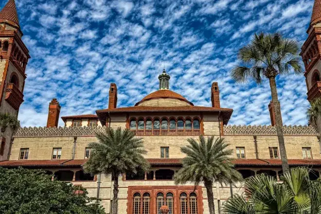 Photo of outside of Ponce Hall