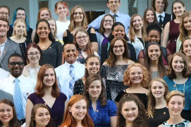2017-2018 Honors Students stand for a picture