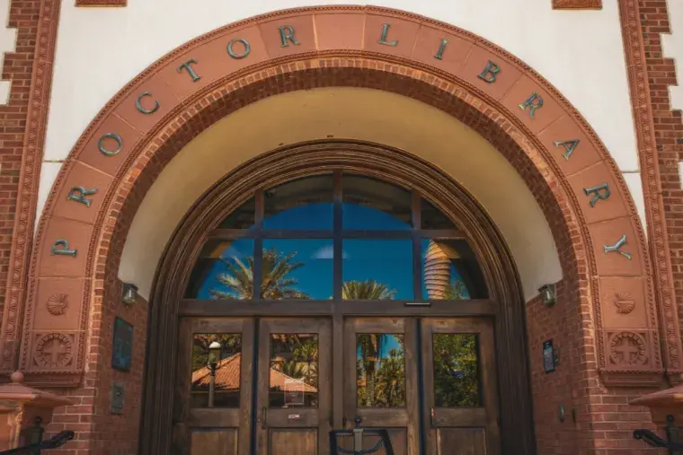 The entrance to Proctor Library on a sunny day