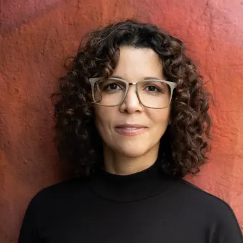 Author Ananda Lima