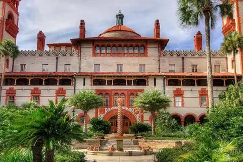 Ponce Courtyard