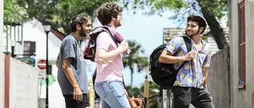 Flagler_41322_2357.jpg Students around town