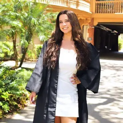 Toria Hartman graduation photo