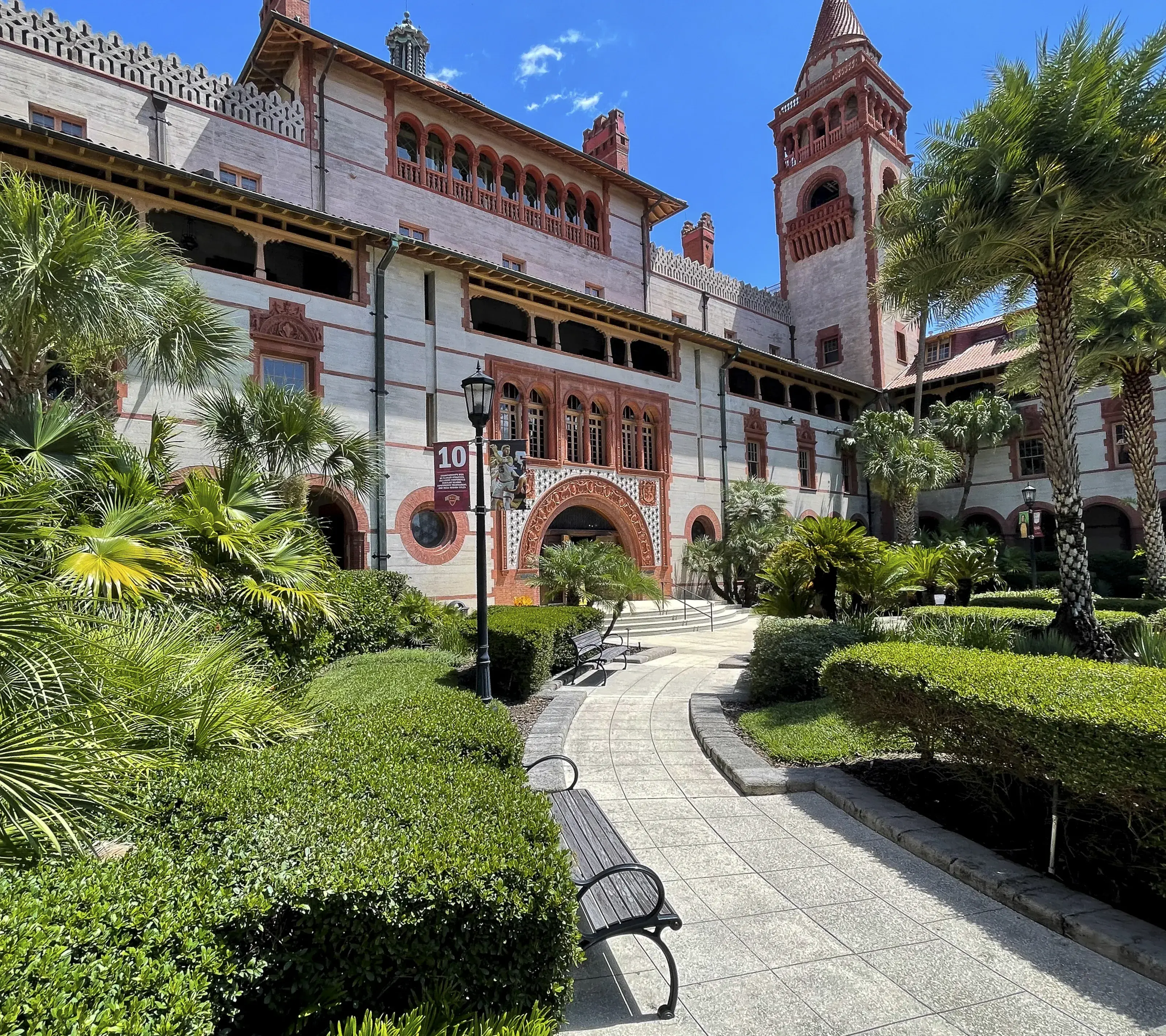 Flagler College Exterior Courtyard