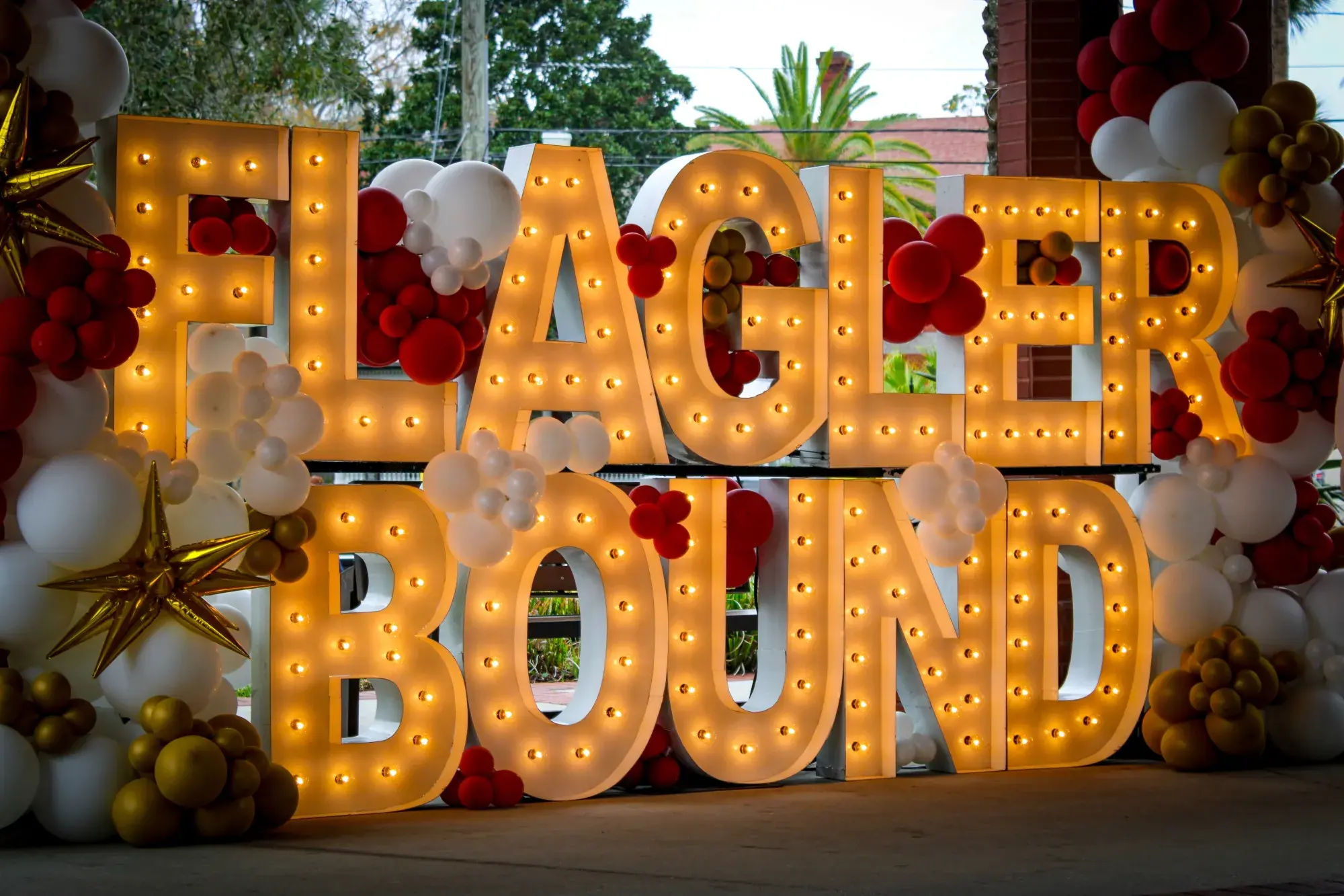Newly accepted Saints were greeted by a stunning light display that served as a photo backdrop for families celebrating the start of their Flagler journey.
